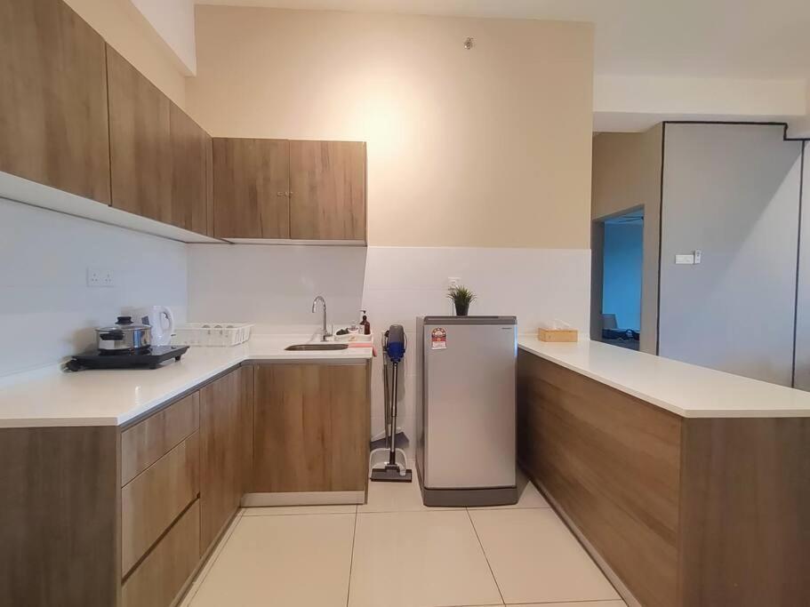 Apartment Above Cameron Fair Mall @ *